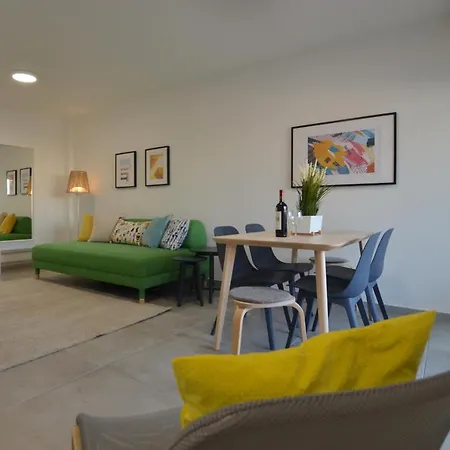 Eleni Center 2 Bedroom Flat Lägenhet *